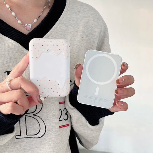 White Chocolate Dots Cream Suitable for Magsafe external battery
