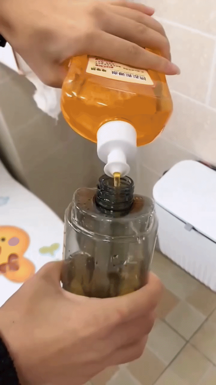 New Spray Mop Broom Set with Reusable Microfiber Pads Rotating D