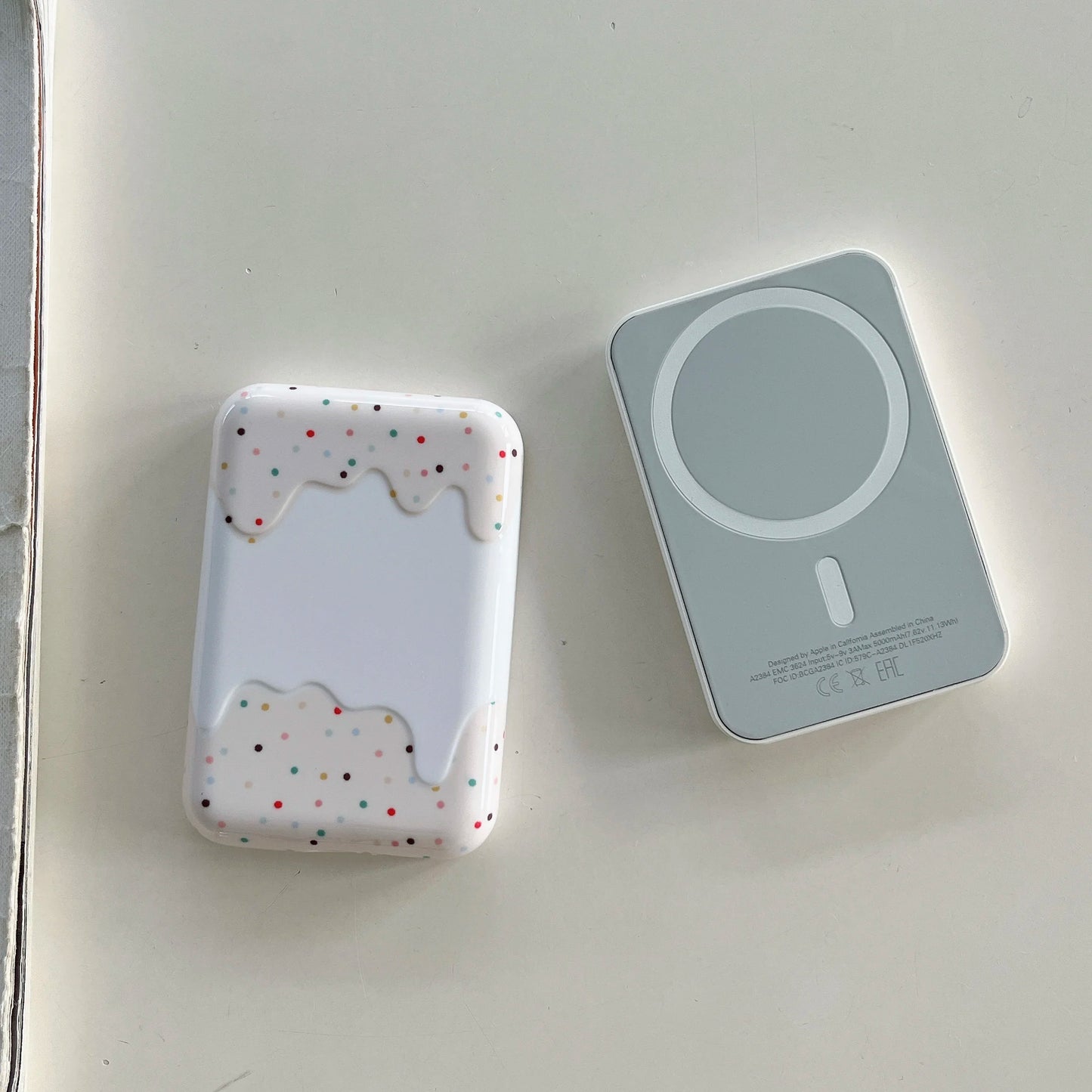 White Chocolate Dots Cream Suitable for Magsafe external battery
